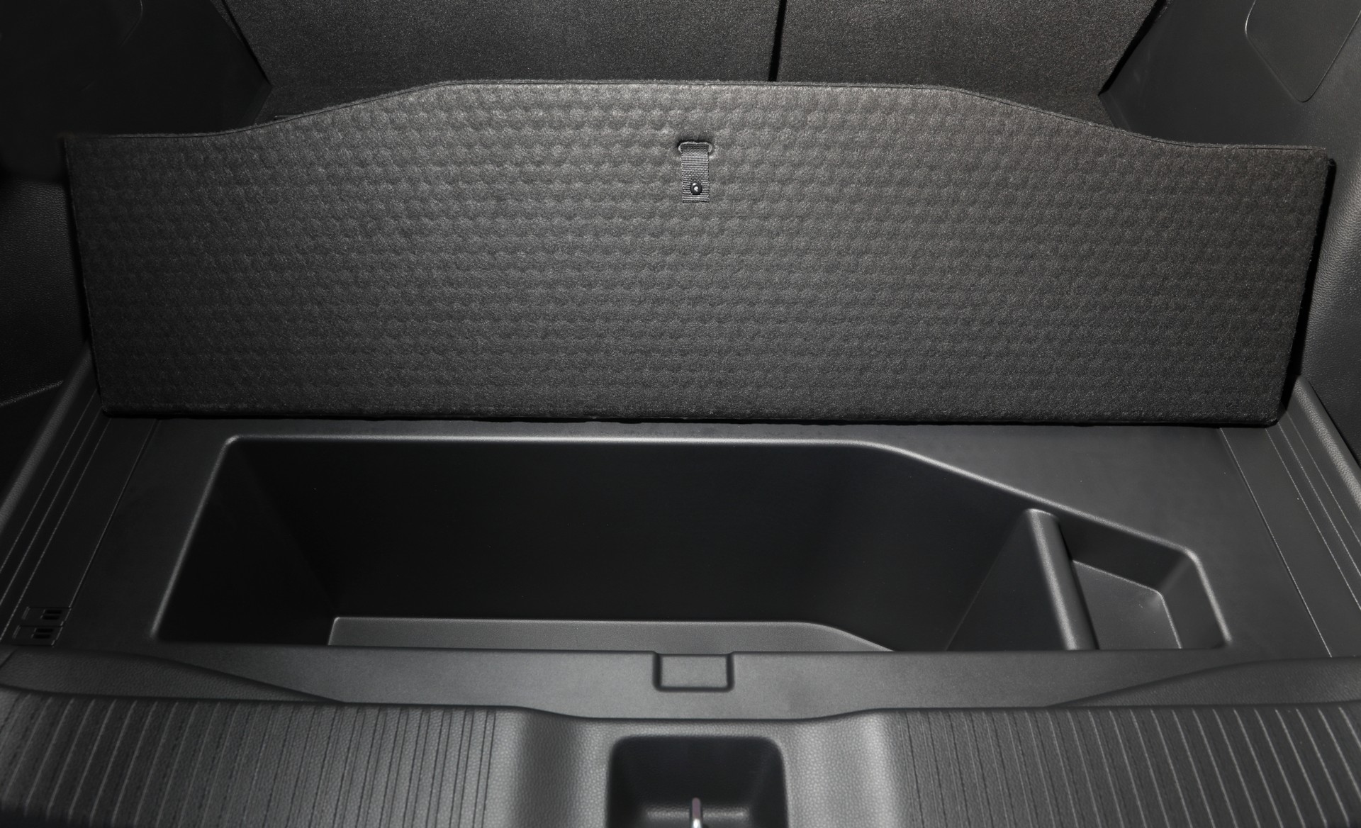 Download 2022 Honda HR-V eHEV L - AU version - Trunk HD Wallpaper 1920x1168 #79