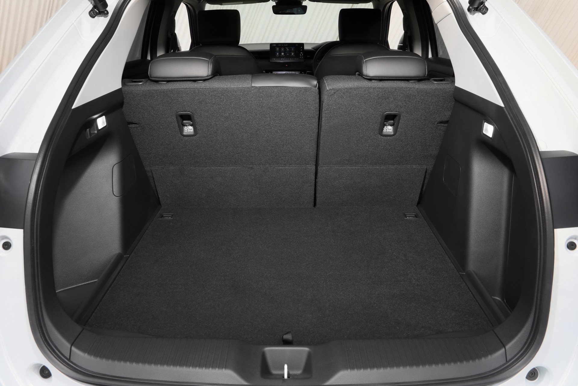 Download 2022 Honda HR-V eHEV L - AU version - Trunk HD Wallpaper 1920x1284 #80