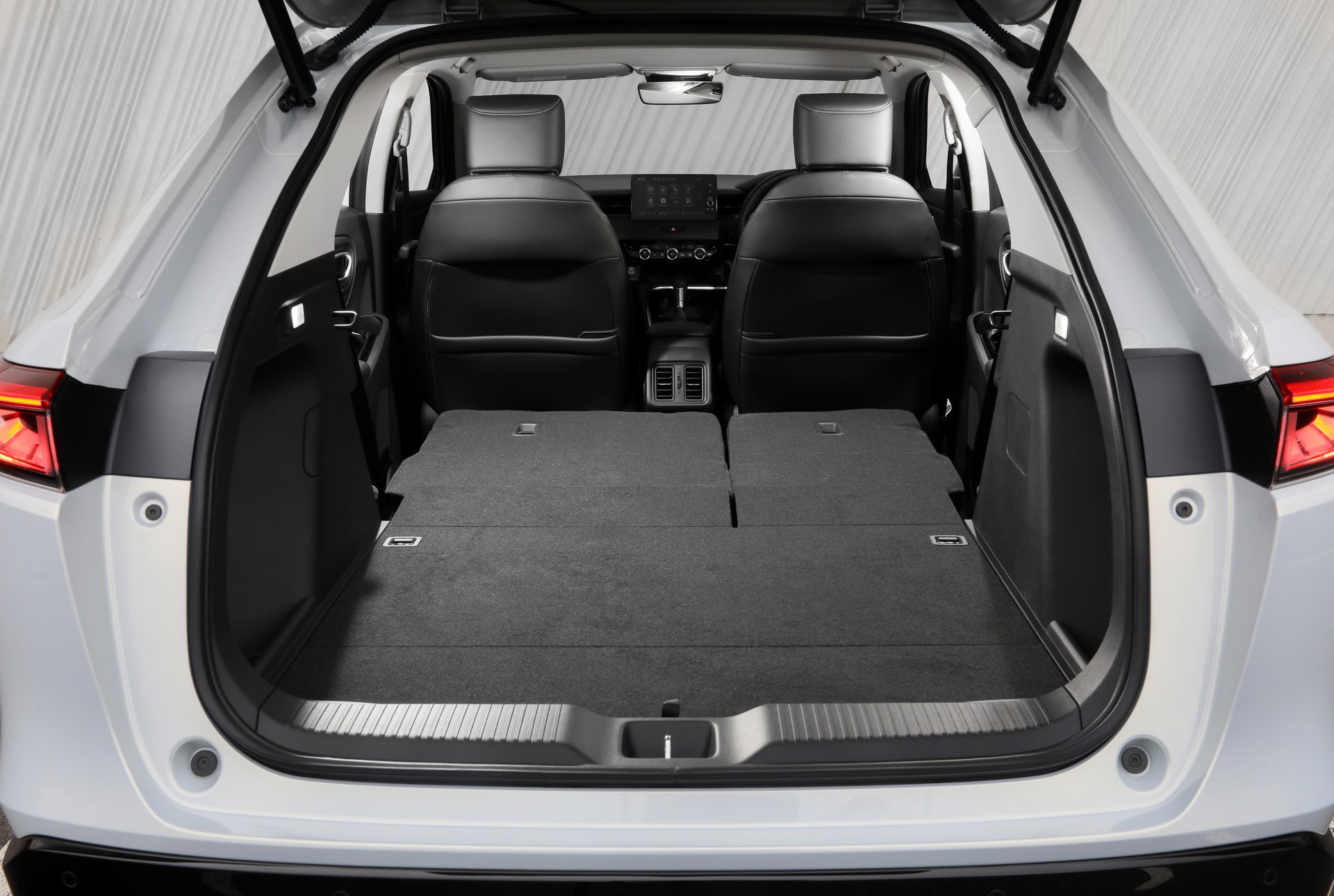 Download 2022 Honda HR-V eHEV L - AU version - Trunk HD Wallpaper 1920x1290 #81