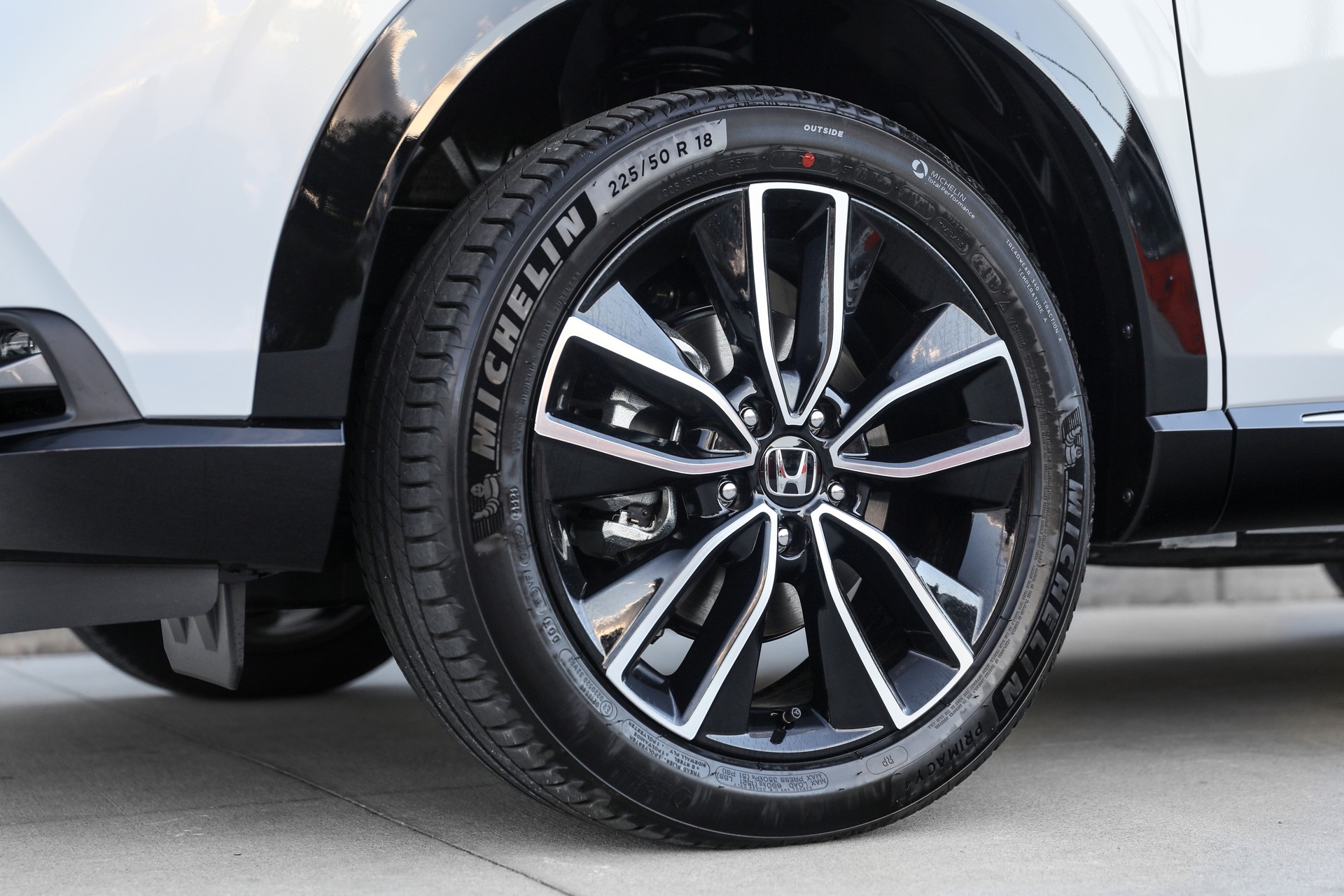 Download 2022 Honda HR-V eHEV L - AU version - Wheel HD Wallpaper 1920x1280 #43