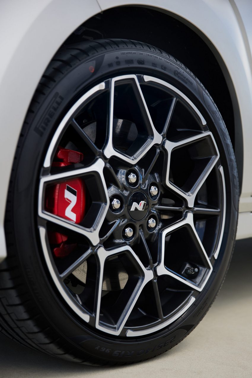 2022 Hyundai Kona N - AU version - Wheel Phone Wallpaper 850x1274 #52