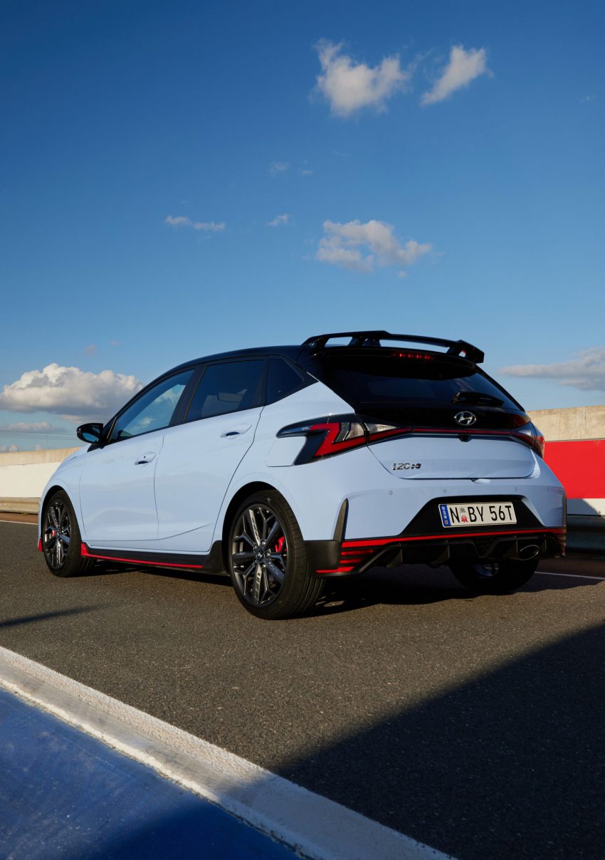 2022 Hyundai i20 N - AU version - Rear Three-Quarter Phone Wallpaper 850x1208 #17