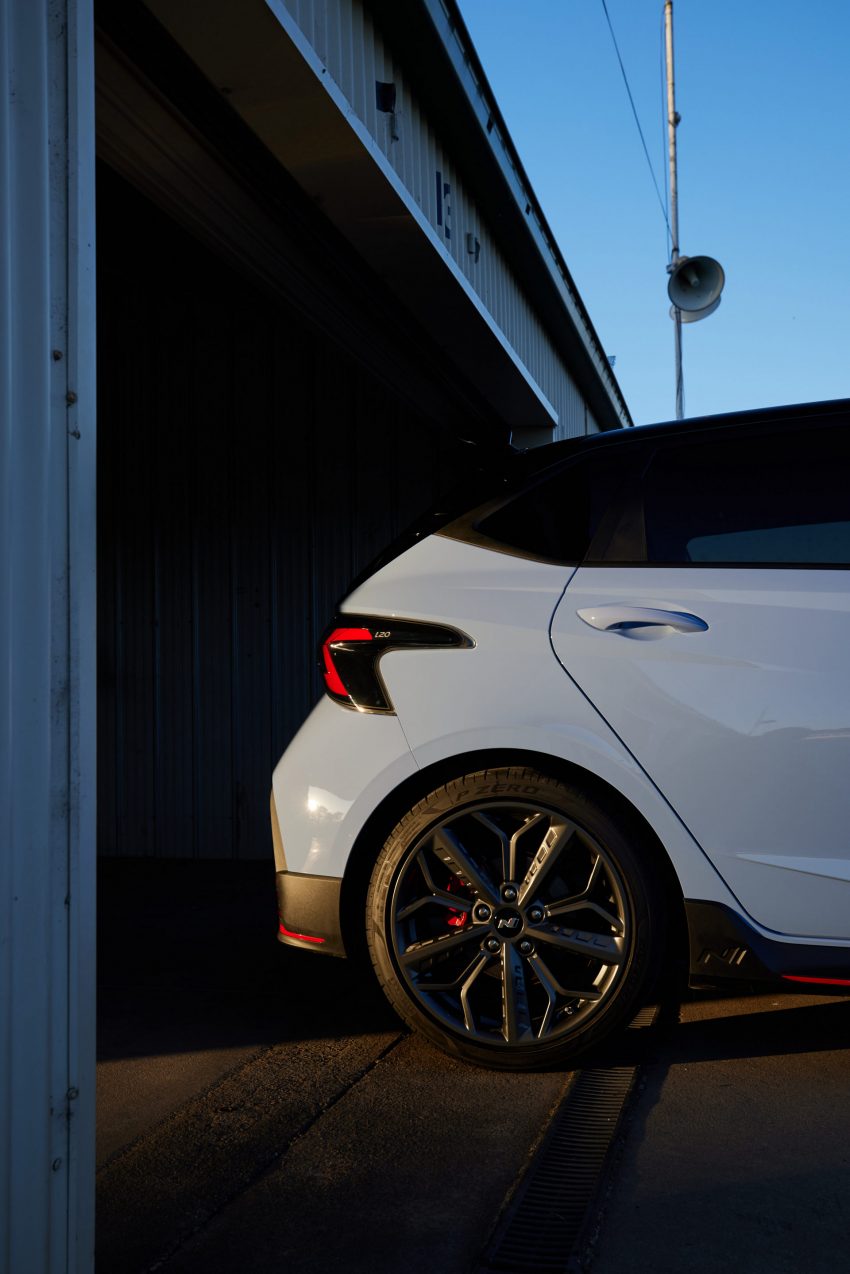 2022 Hyundai i20 N - AU version - Wheel Phone Wallpaper 850x1274 #50