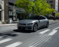 2022 Kia EV6 - Front Three-Quarter Wallpaper 190x150