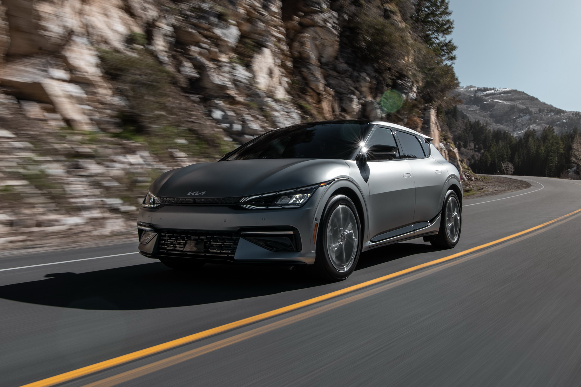 Download 2022 Kia EV6 - Front Three-Quarter HD Wallpaper 1980x1320 #4