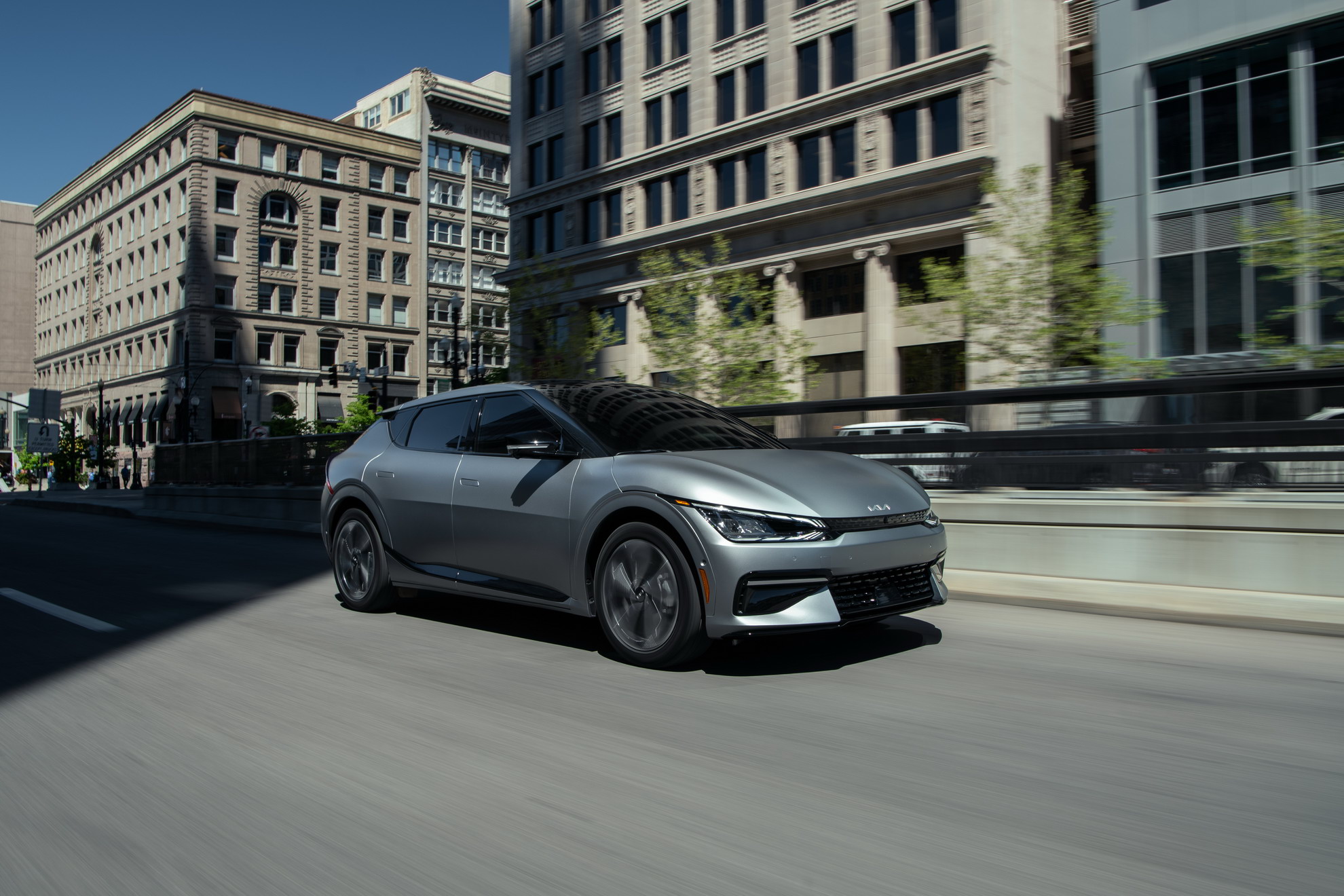 Download 2022 Kia EV6 - Front Three-Quarter HD Wallpaper 1980x1320 #12