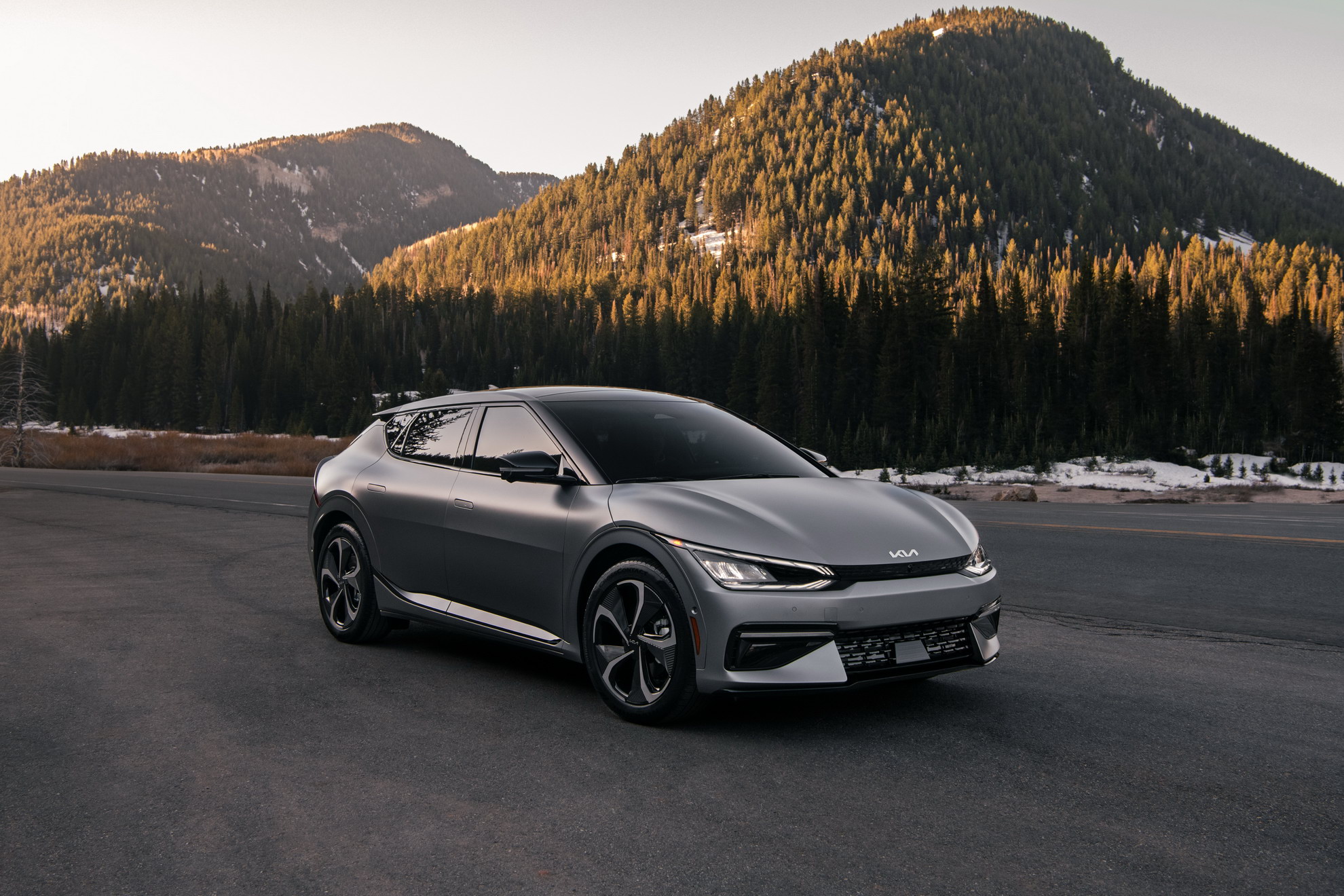 Download 2022 Kia EV6 - Front Three-Quarter HD Wallpaper 1980x1320 #21