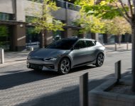 2022 Kia EV6 - Front Three-Quarter Wallpaper 190x150