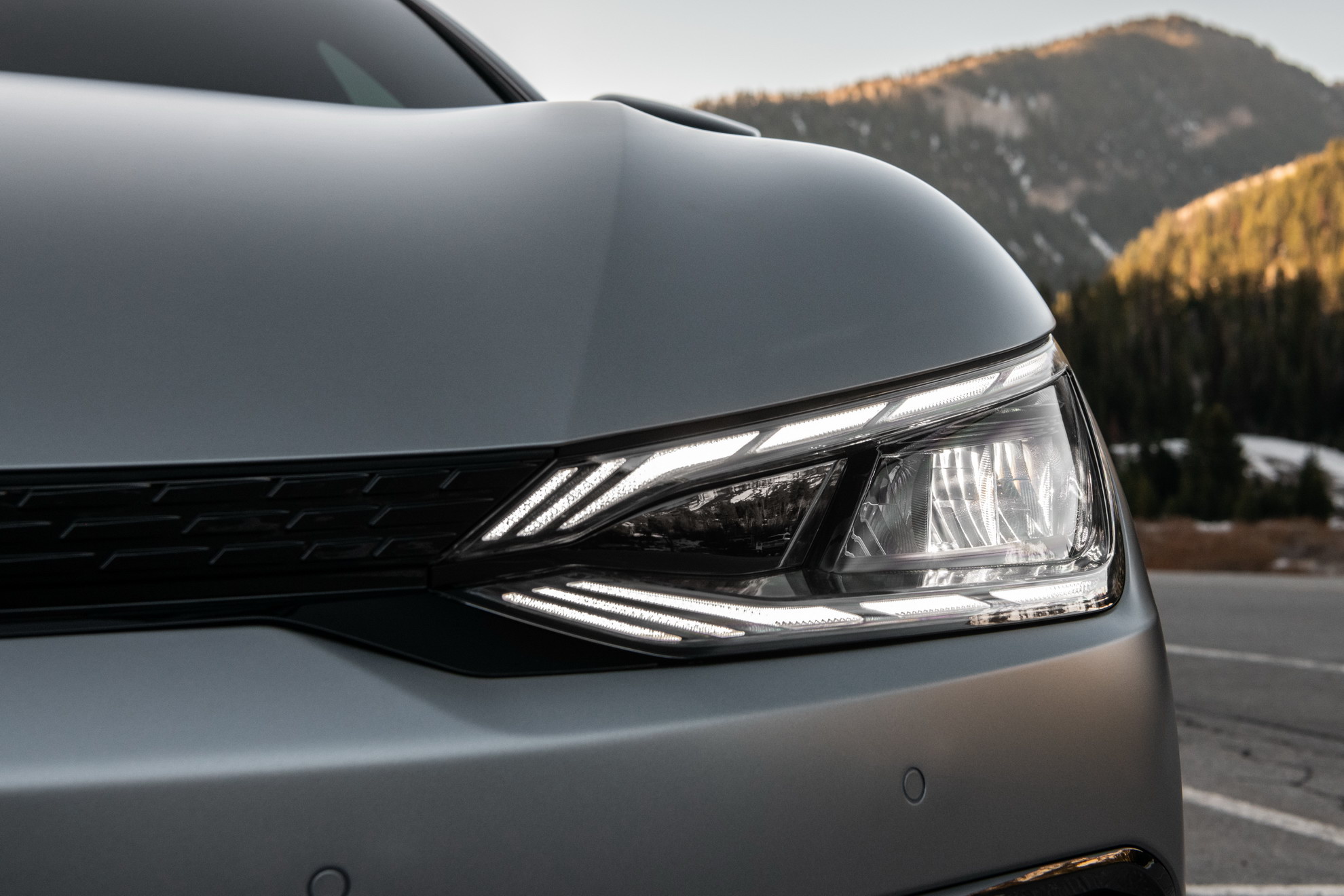 Download 2022 Kia EV6 - Headlight HD Wallpaper 1980x1320 #30