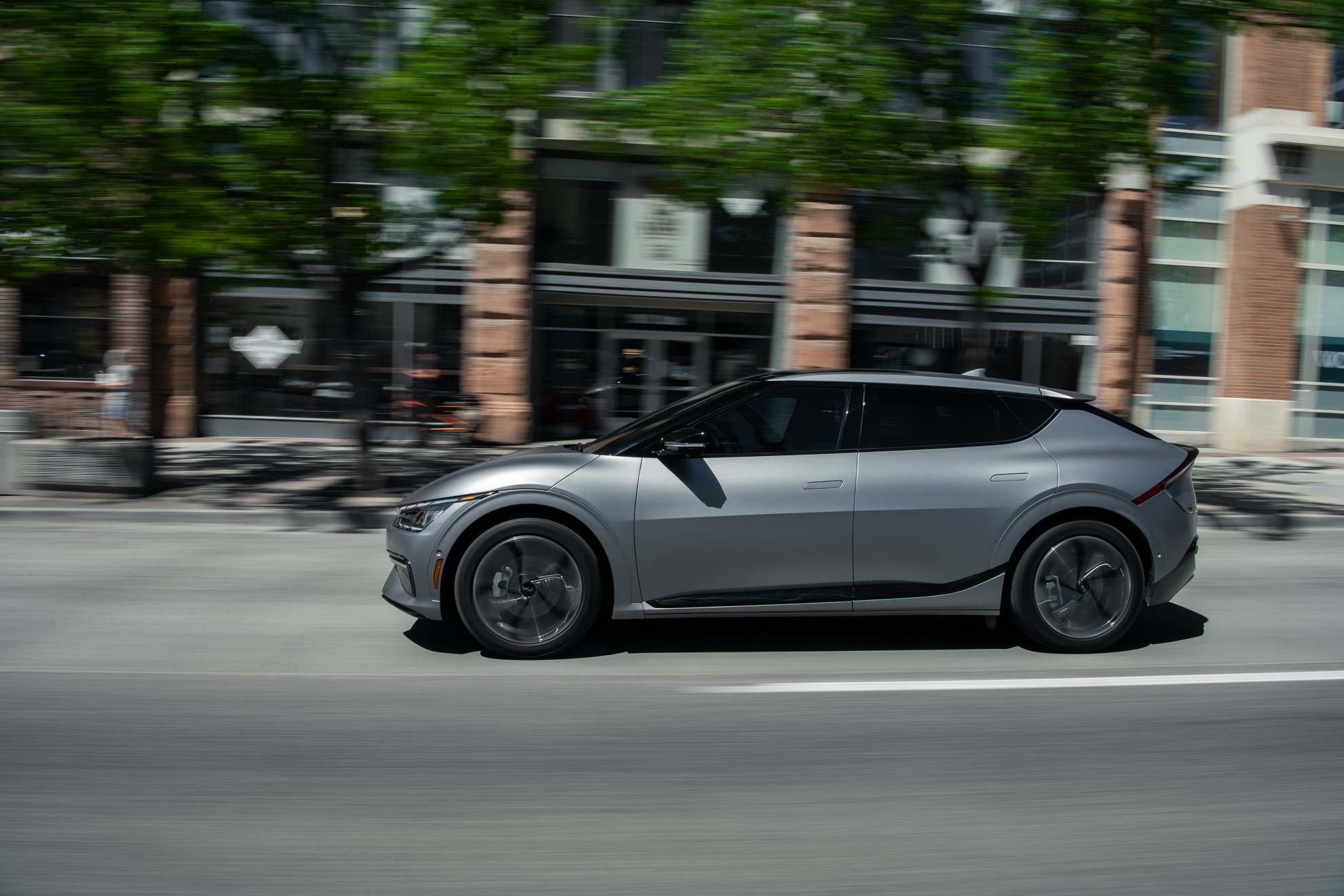 Download 2022 Kia EV6 - Side HD Wallpaper 1980x1320 #23