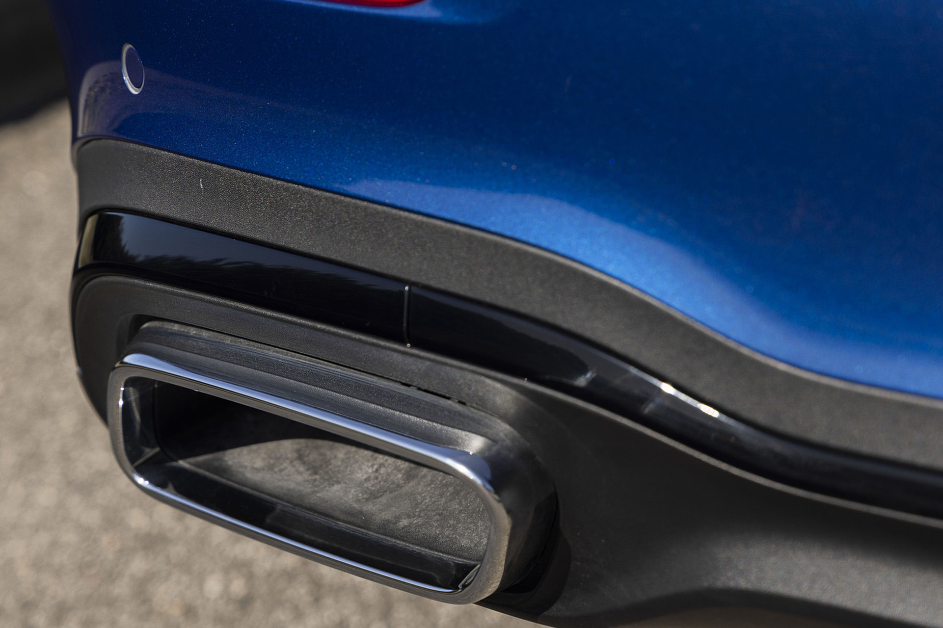 Download 2022 Mercedes-Benz C 300 4Matic - US version - Exhaust HD Wallpaper 1921x1280 #65
