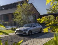 2022 Mercedes-Benz C 300 4Matic - US version - Front Three-Quarter Wallpaper 190x150