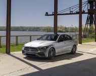 2022 Mercedes-Benz C 300 4Matic - US version - Front Three-Quarter Wallpaper 190x150