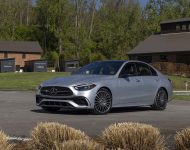 2022 Mercedes-Benz C 300 4Matic - US version - Front Three-Quarter Wallpaper 190x150