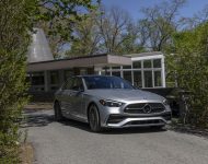 2022 Mercedes-Benz C 300 4Matic - US version - Front Three-Quarter Wallpaper 190x150