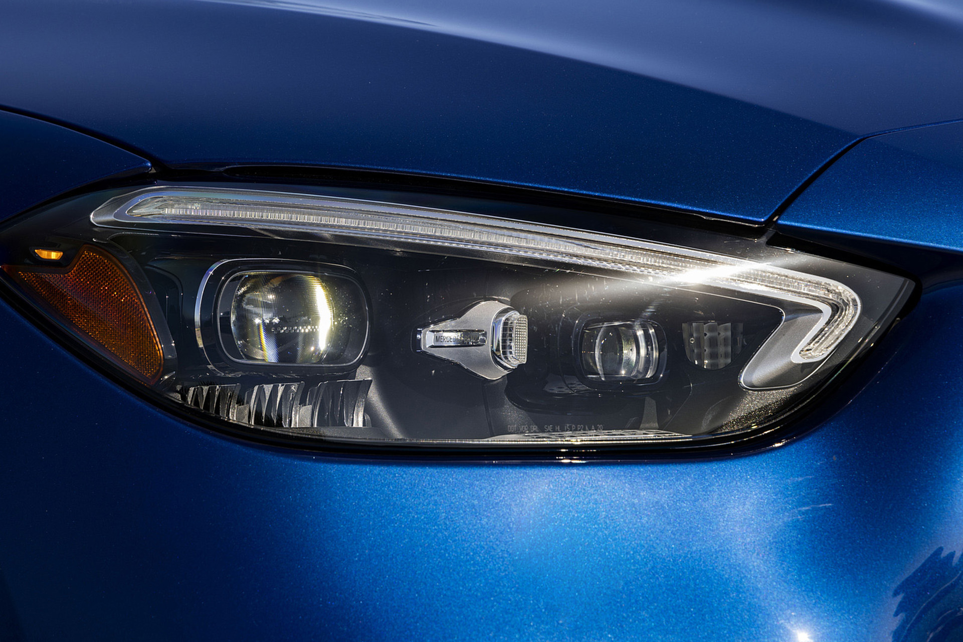 Download 2022 Mercedes-Benz C 300 4Matic - US version - Headlight HD Wallpaper 1921x1280 #53
