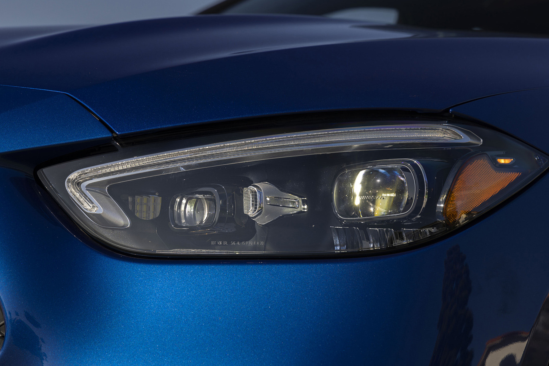 Download 2022 Mercedes-Benz C 300 4Matic - US version - Headlight HD Wallpaper 1921x1280 #55
