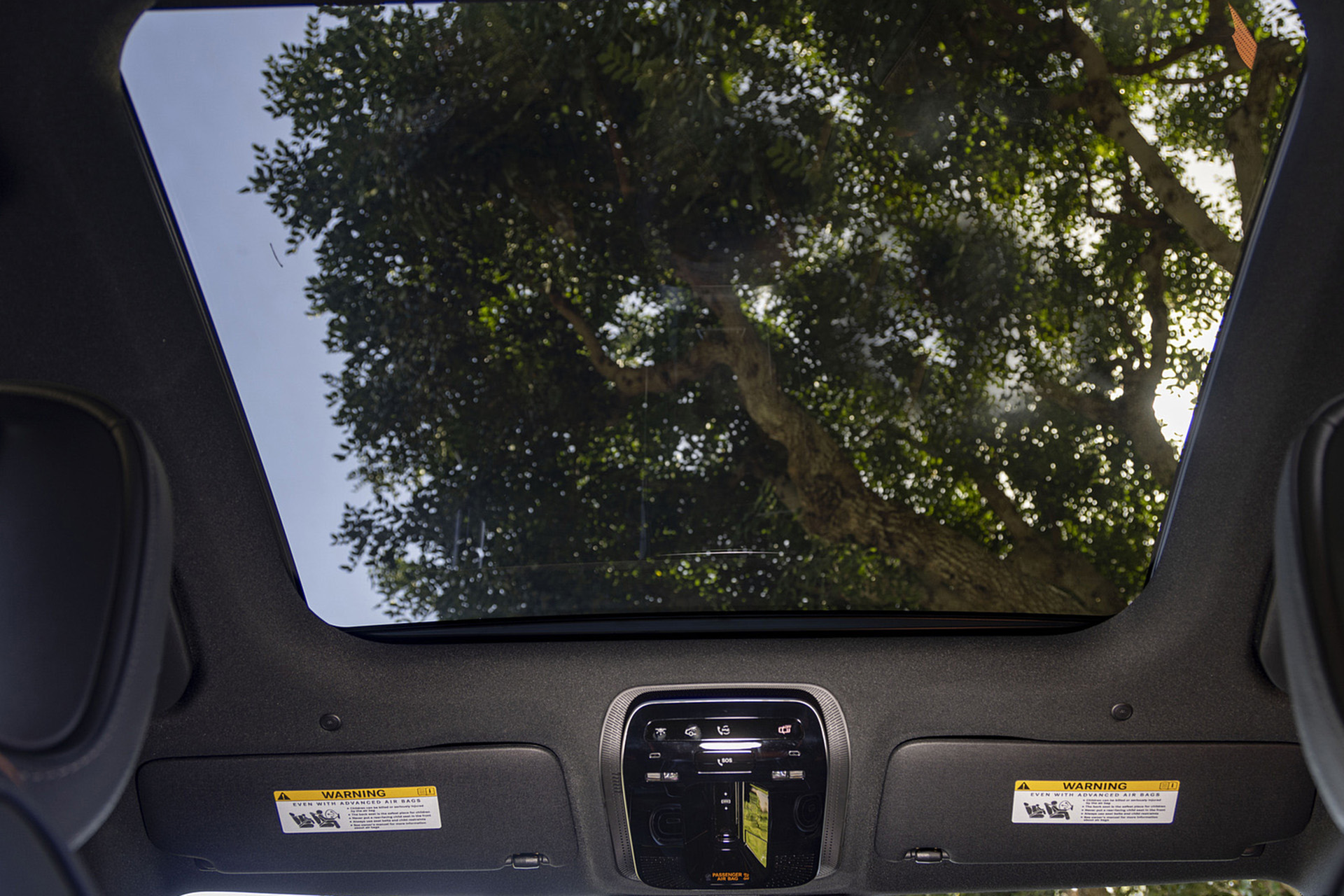 Download 2022 Mercedes-Benz C 300 4Matic - US version - Panoramic Roof HD Wallpaper 1920x1280 #84