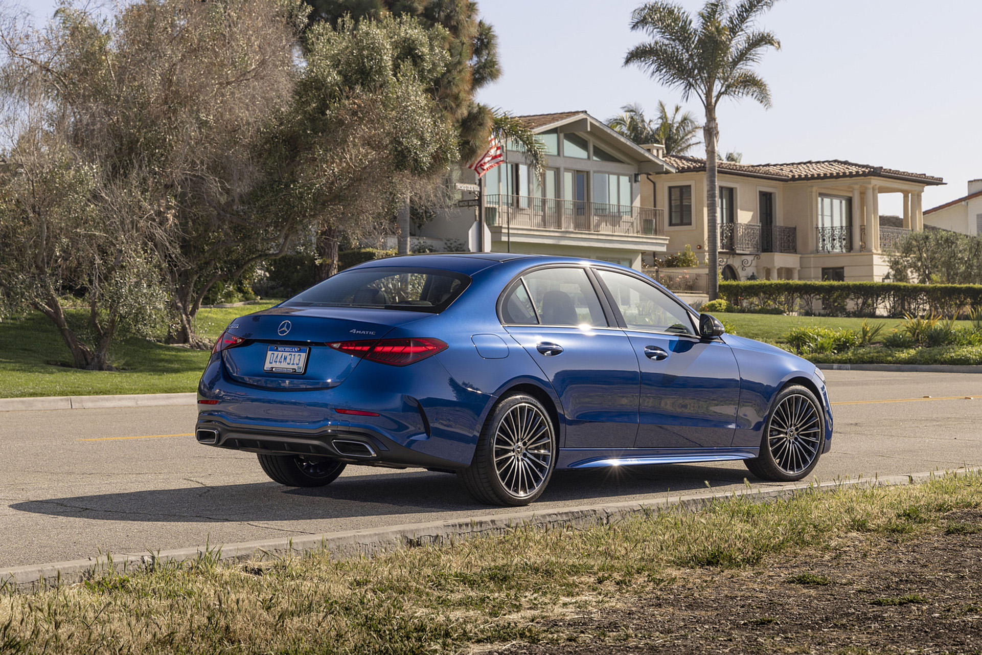 Download 2022 Mercedes-Benz C 300 4Matic - US version - Rear Three-Quarter HD Wallpaper 1921x1281 #43