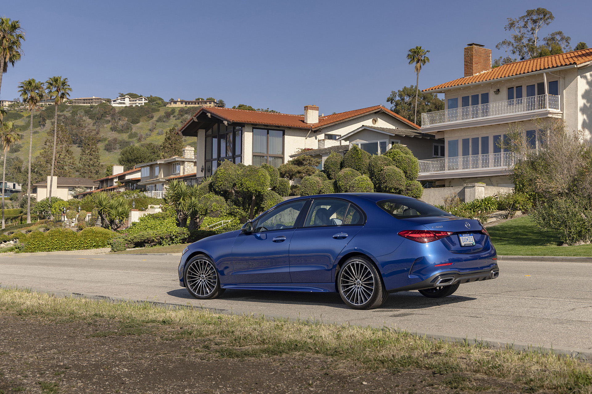Download 2022 Mercedes-Benz C 300 4Matic - US version - Rear Three-Quarter HD Wallpaper 1921x1281 #44