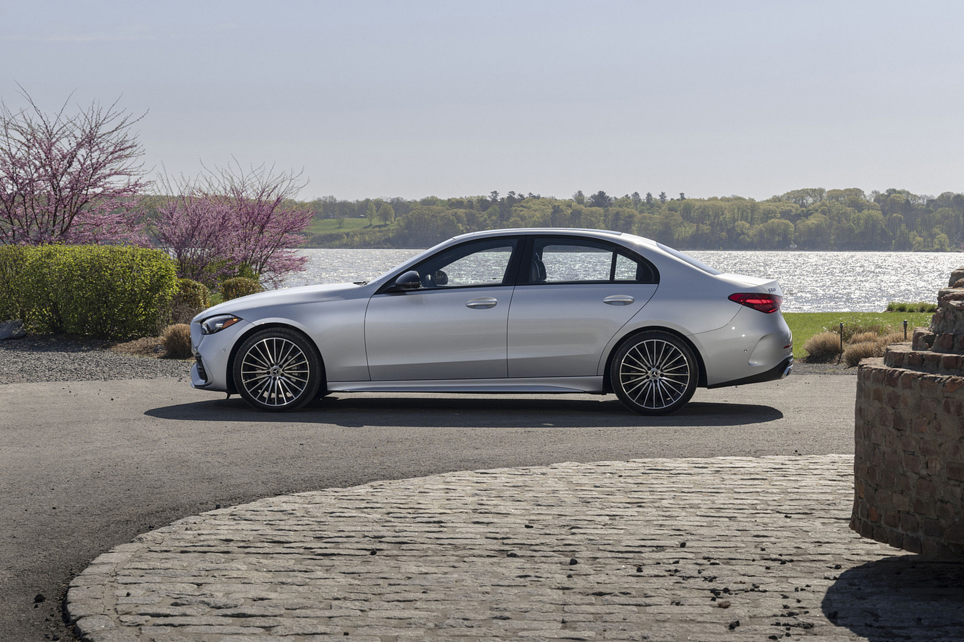 Download 2022 Mercedes-Benz C 300 4Matic - US version - Side HD Wallpaper 1920x1280 #96