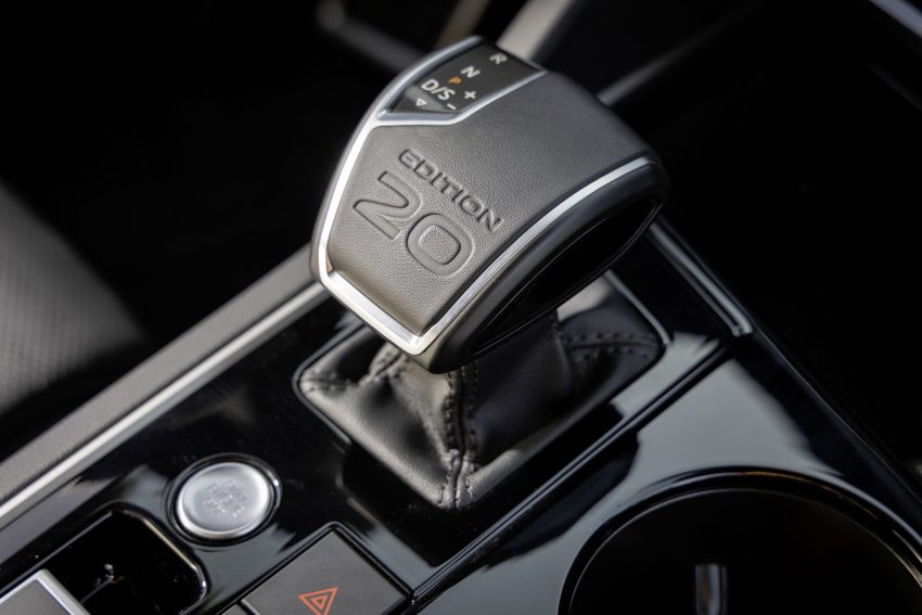 2022 Volkswagen Touareg Edition 20 - Interior, Detail Wallpaper 850x567 #10