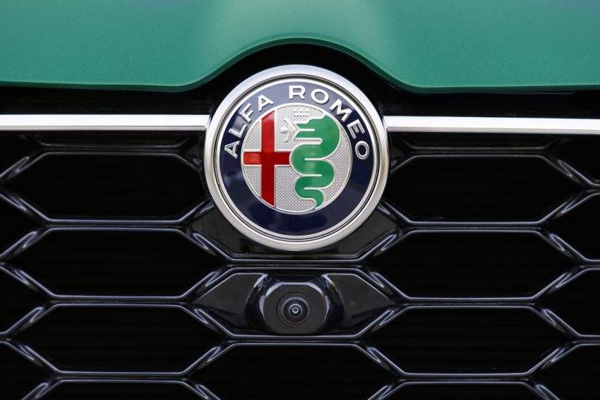 2023 Alfa Romeo Tonale Ti - Badge Wallpaper 850x567 #15