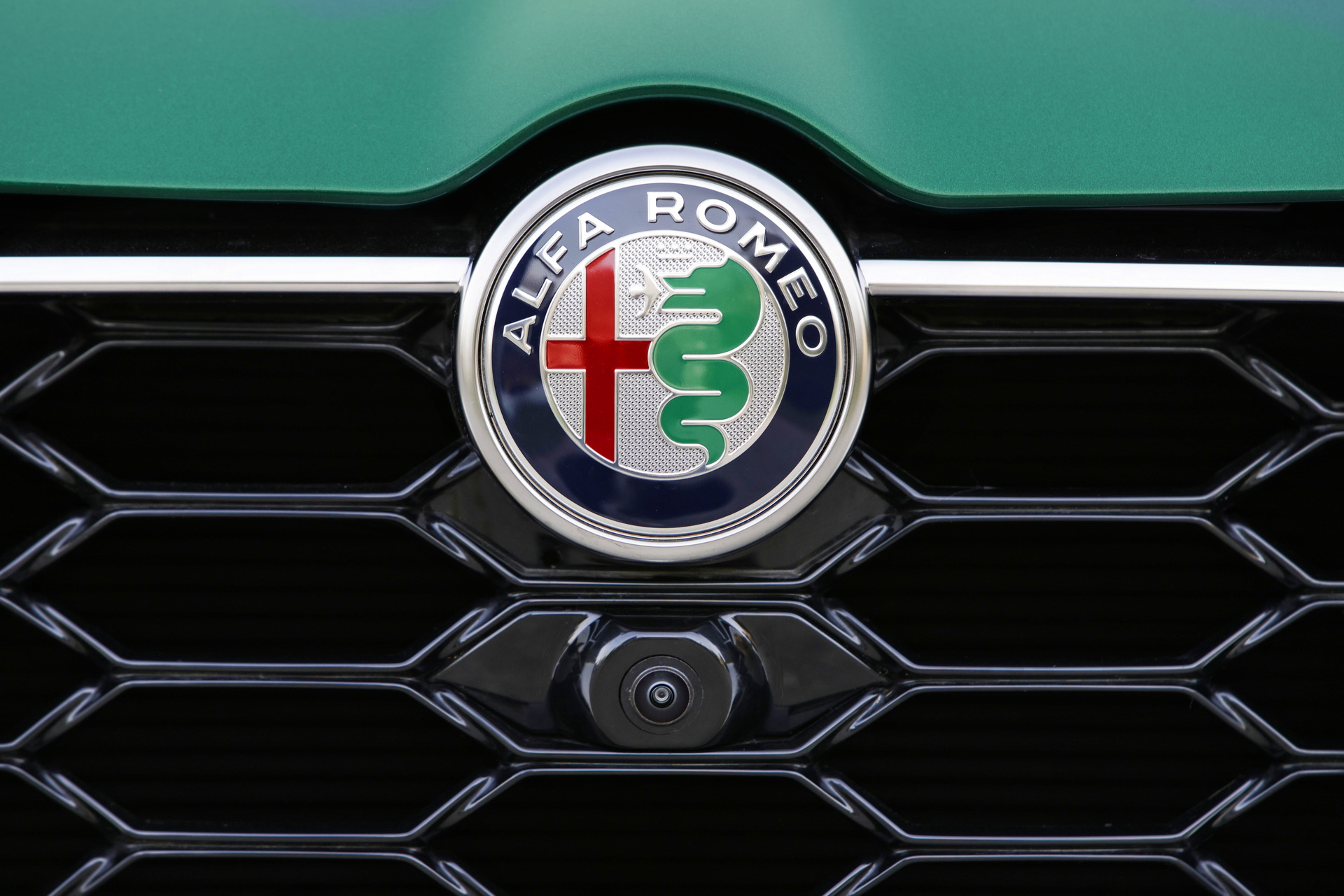Download 2023 Alfa Romeo Tonale Ti - Badge HD Wallpaper 1920x1281 #15
