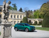 2023 Alfa Romeo Tonale Ti - Front Three-Quarter Wallpaper 190x150