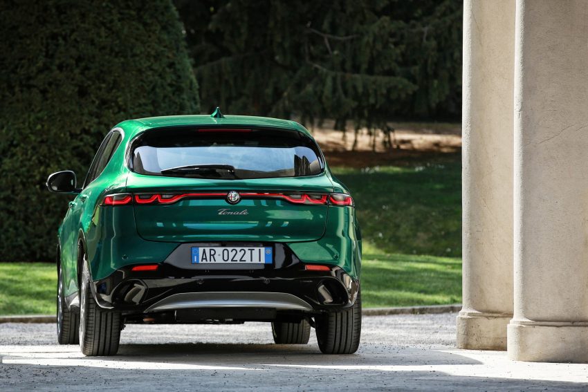 2023 Alfa Romeo Tonale Ti - Rear Wallpaper 850x567 #13
