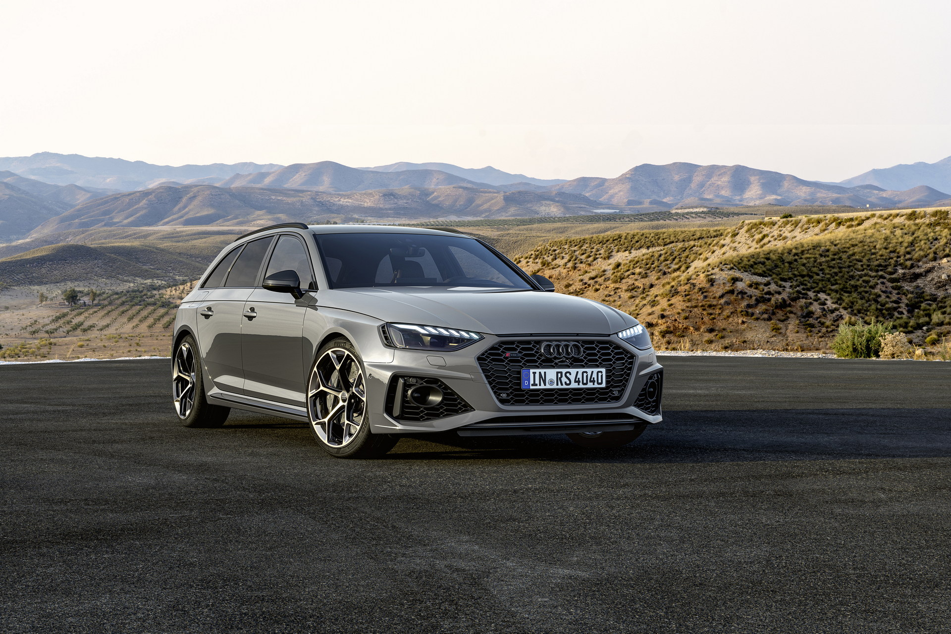 Download 2023 Audi RS4 Avant Competition Plus - Front Three-Quarter HD Wallpaper 1920x1281 #15