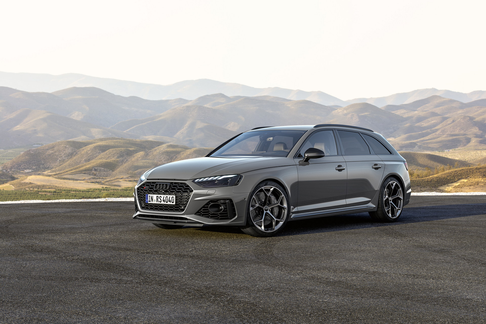 Download 2023 Audi RS4 Avant Competition Plus - Front Three-Quarter HD Wallpaper 1920x1281 #16