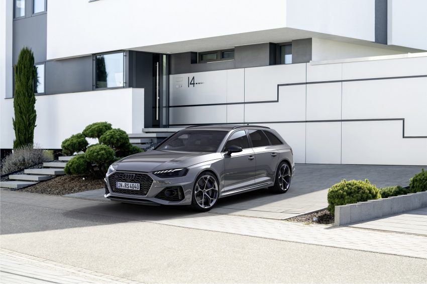 2023 Audi RS4 Avant Competition Plus - Front Three-Quarter Wallpaper 850x567 #11