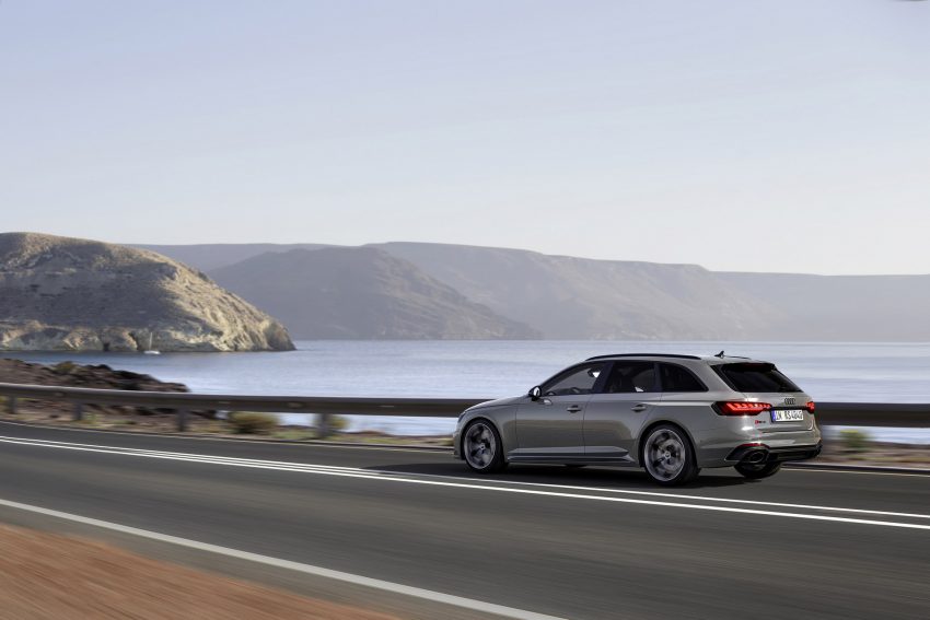 2023 Audi RS4 Avant Competition Plus - Rear Three-Quarter Wallpaper 850x567 #4