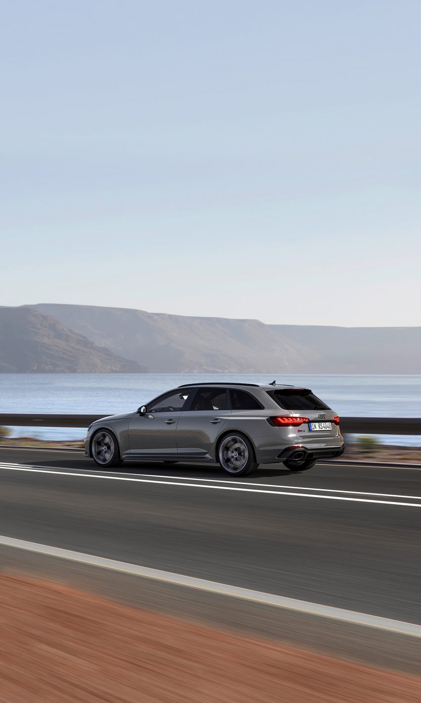 2023 Audi RS4 Avant Competition Plus - Rear Three-Quarter Phone Wallpaper 850x1417 #5