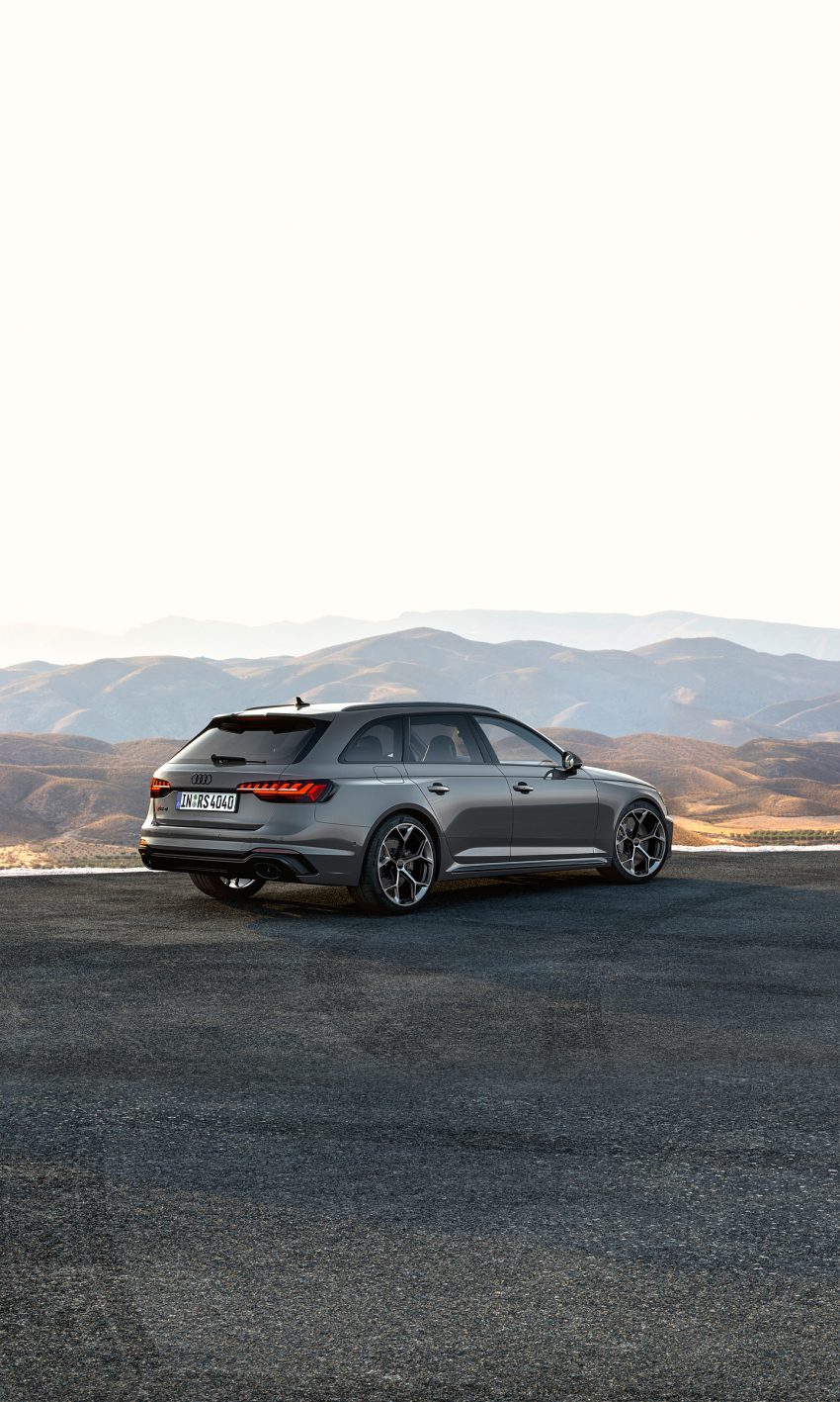 2023 Audi RS4 Avant Competition Plus - Rear Three-Quarter Phone Wallpaper 850x1417 #21