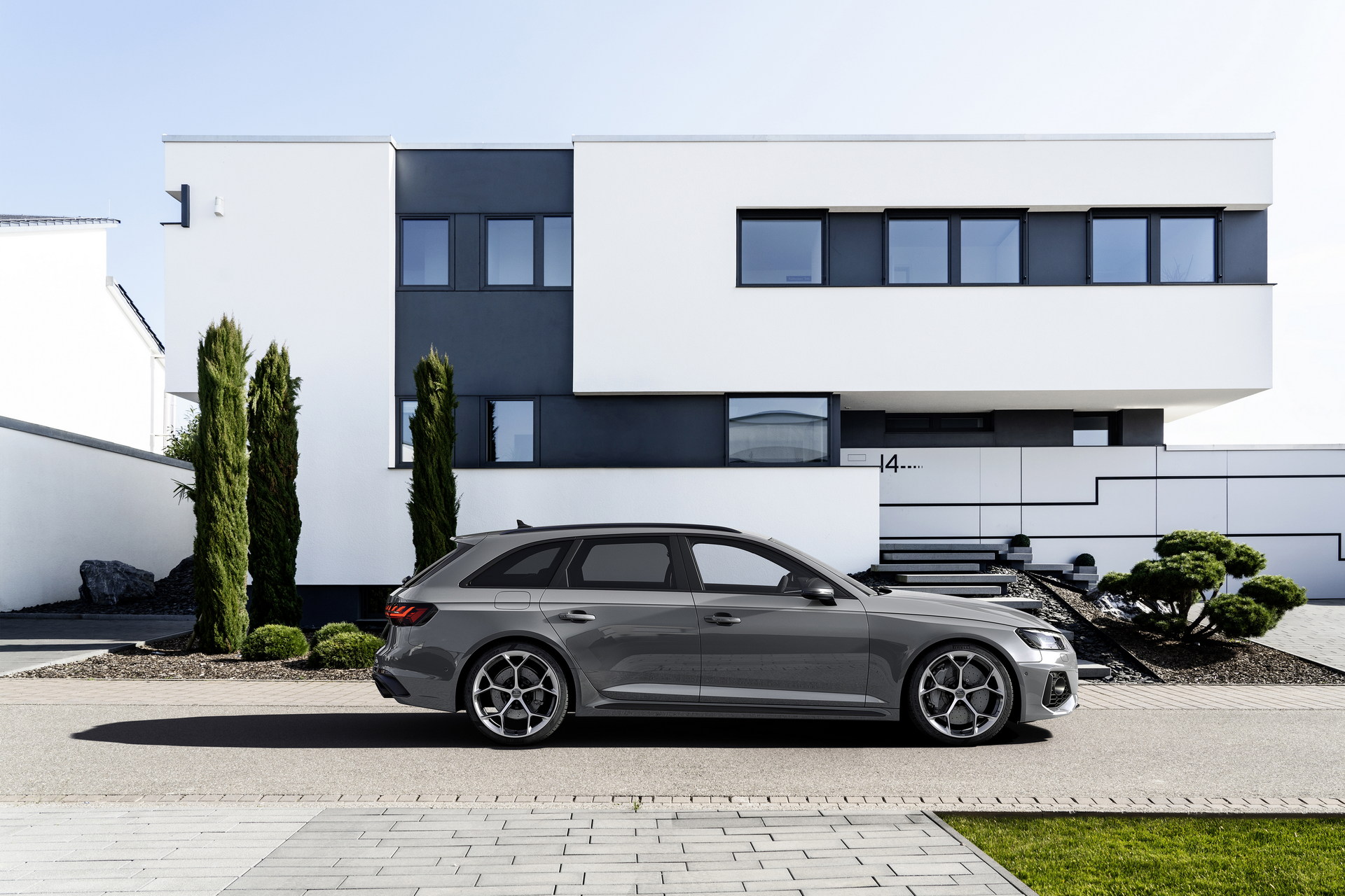 Download 2023 Audi RS4 Avant Competition Plus - Side HD Wallpaper 1920x1280 #14