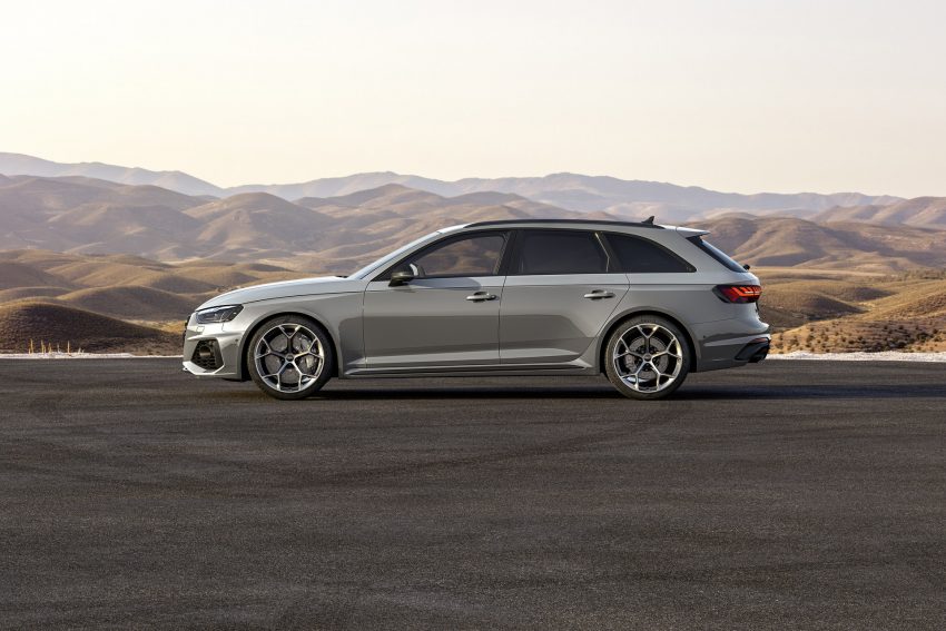 2023 Audi RS4 Avant Competition Plus - Side Wallpaper 850x567 #25