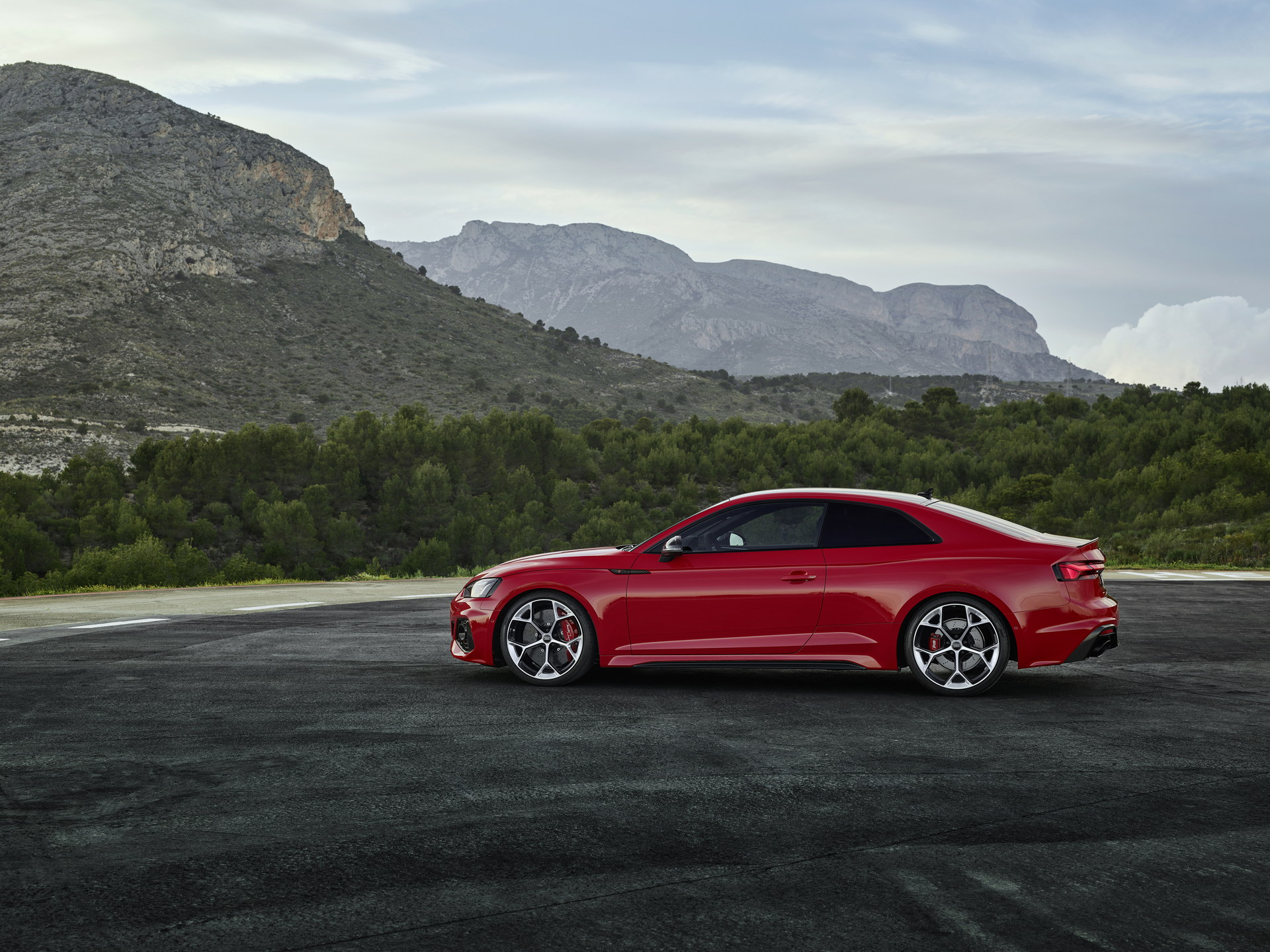 Download 2023 Audi RS5 Coupé Competition Plus - Side HD Wallpaper 1920x1440 #37