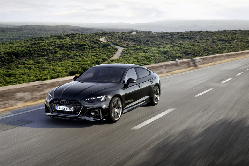 2023 Audi RS5 Sportback Competition Plus - Front Three-Quarter Wallpaper 850x567 #1