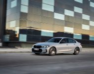 2023 BMW 3-Series Sedan - Front Three-Quarter Wallpaper 190x150