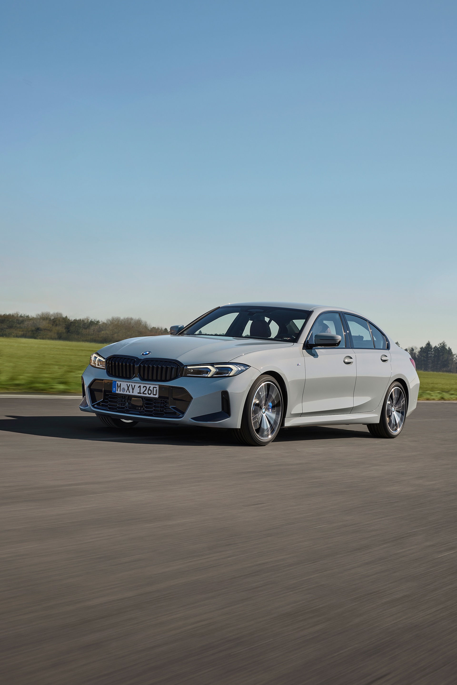 Download 2023 BMW 3-Series Sedan - Front Three-Quarter HD Phone Wallpaper 1920x2879 #13