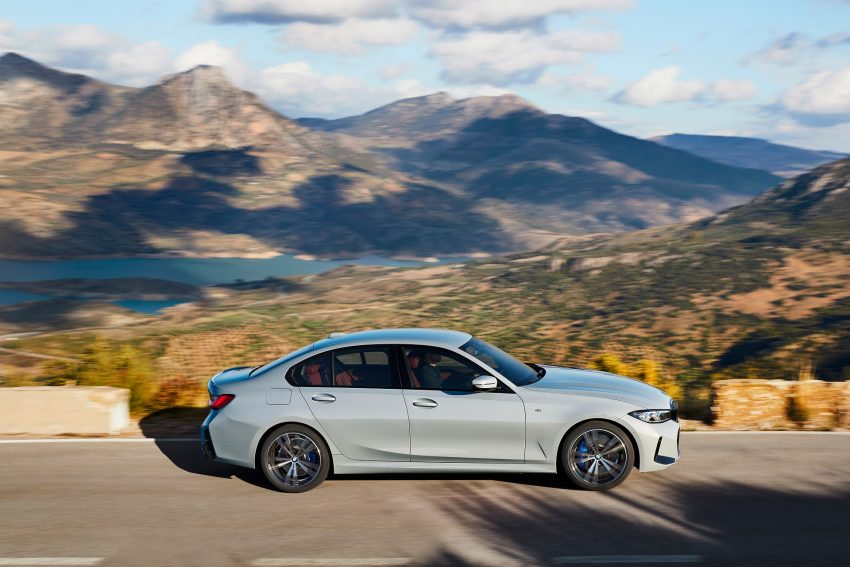 2023 BMW 3-Series Sedan - Side Wallpaper 850x567 #9