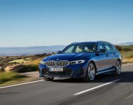 2023 BMW 3-Series Touring - Front Three-Quarter Wallpaper 190x150