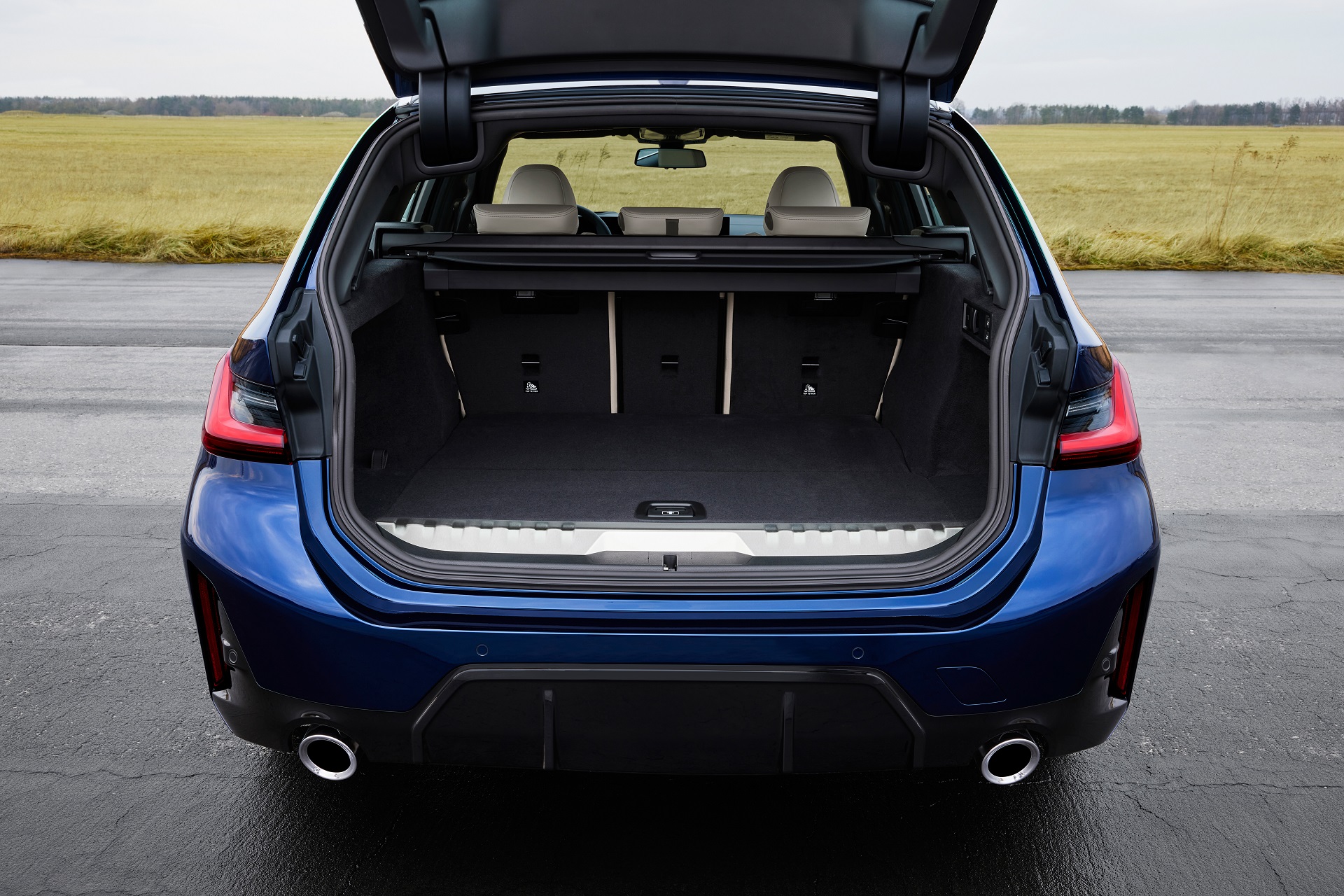 Download 2023 BMW 3-Series Touring - Trunk HD Wallpaper 1920x1280 #35