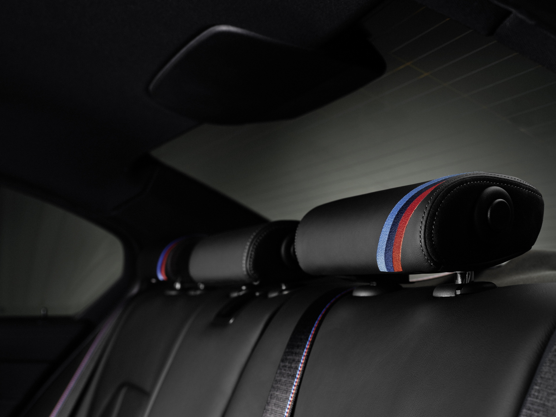 Download 2023 BMW M3 50 Jahre BMW M Edition - Interior, Rear Seats HD Wallpaper 1920x1440 #17