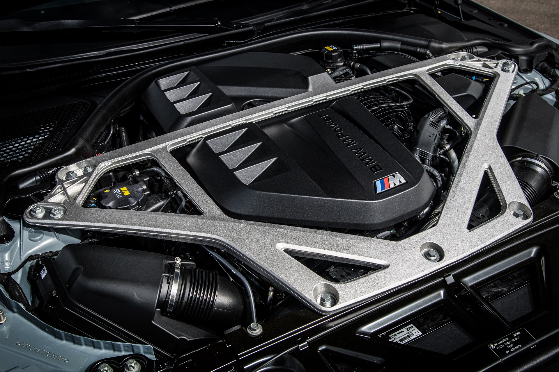 Download 2023 BMW M4 CSL - Engine HD Wallpaper 1920x1280 #126