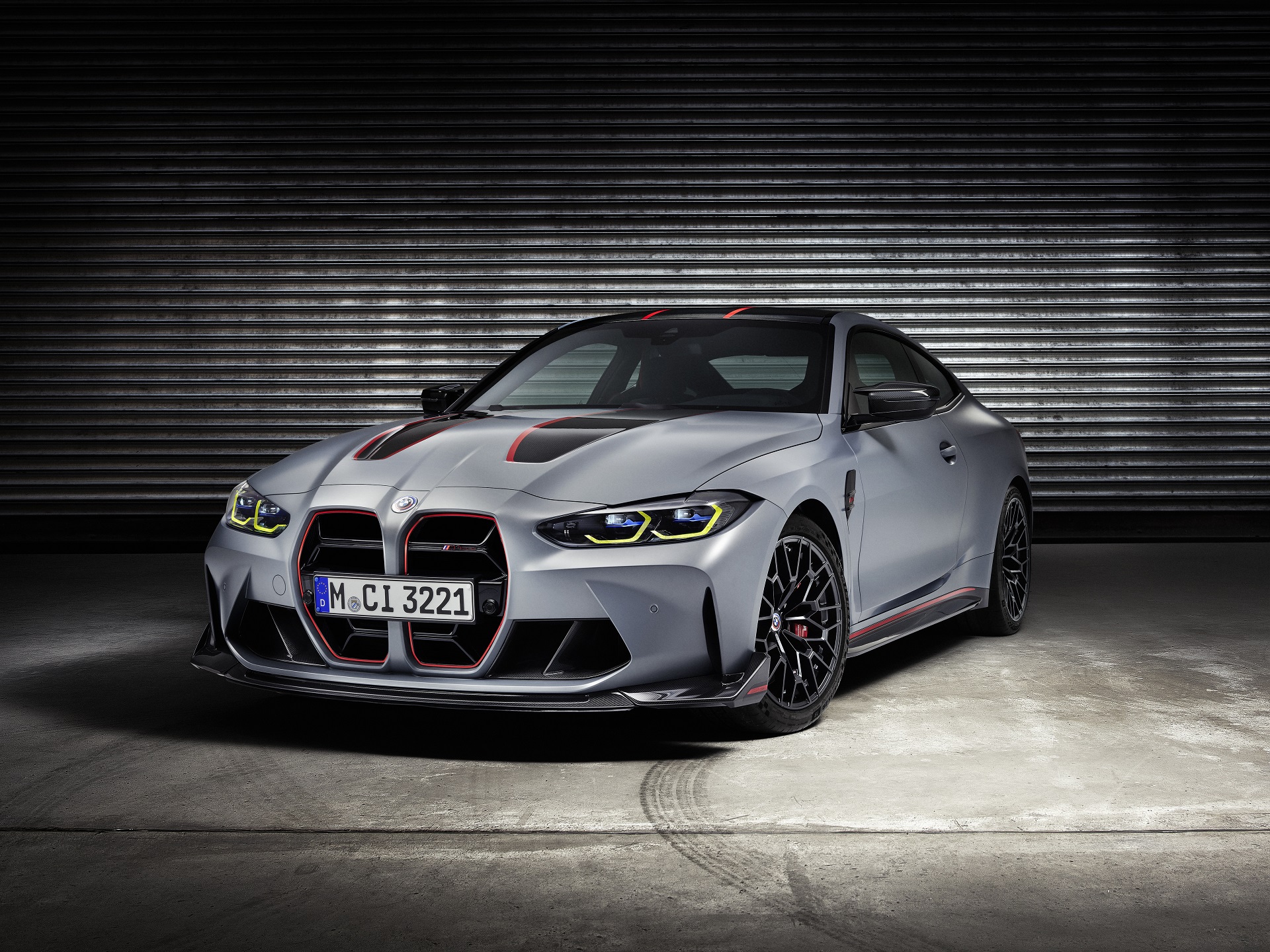 Download 2023 BMW M4 CSL - Front Three-Quarter HD Wallpaper 1920x1440 #99