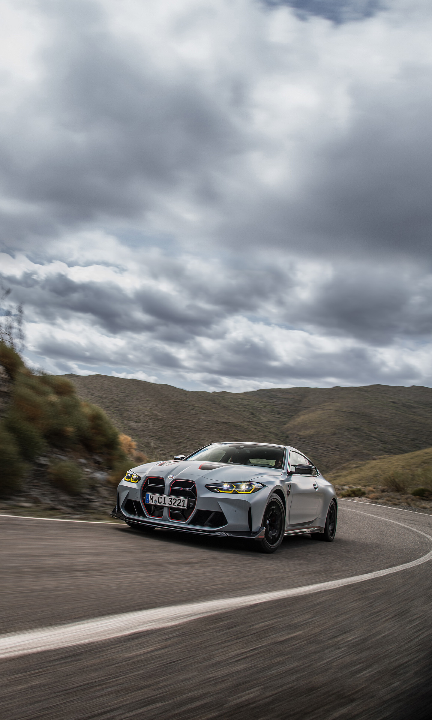 Download 2023 BMW M4 CSL - Front Three-Quarter HD Phone Wallpaper 1440x2400 #17