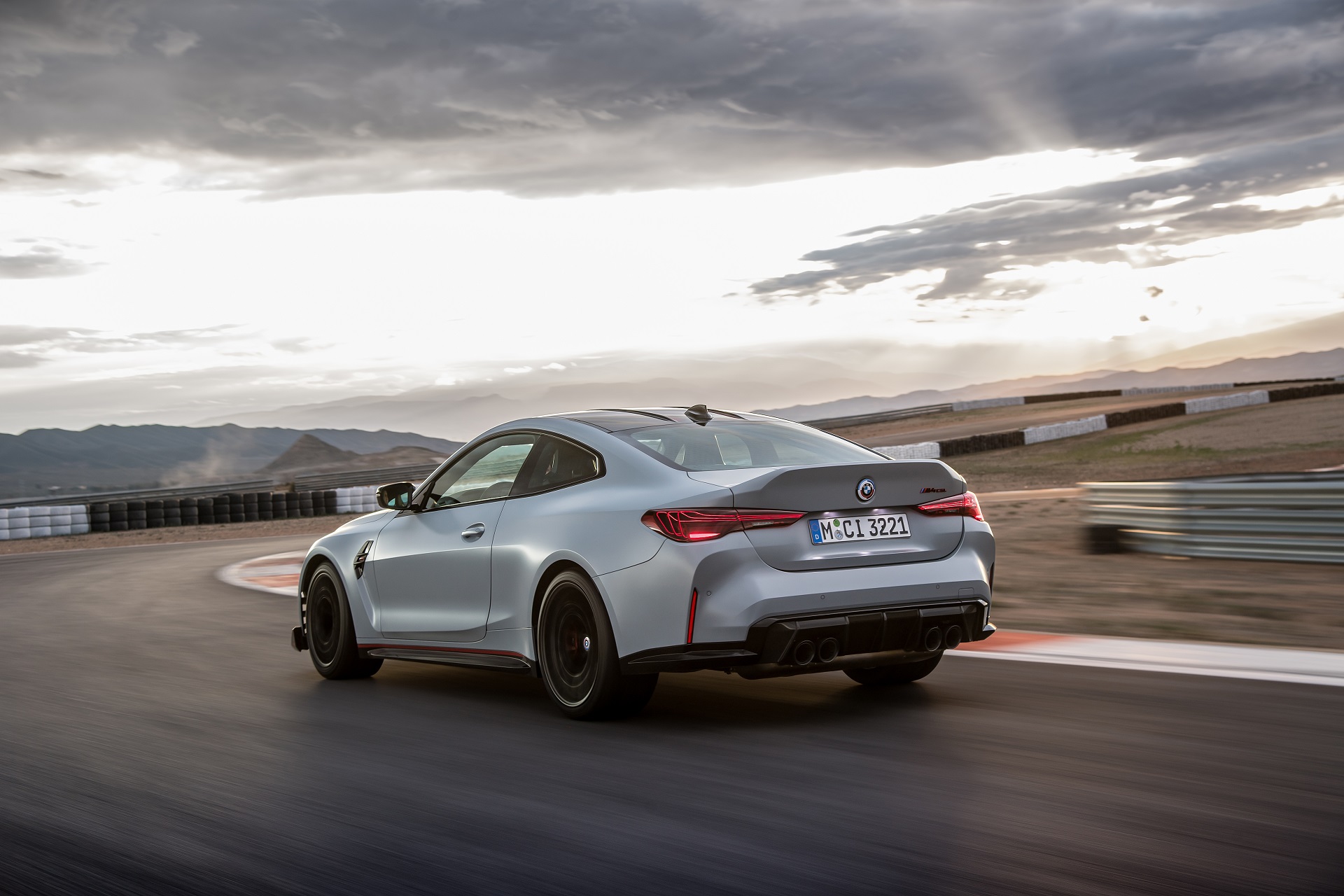 Download 2023 BMW M4 CSL - Rear Three-Quarter HD Wallpaper 1920x1280 #31